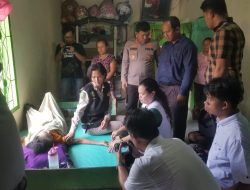 Mewakili Kadis Kesehatan Dr.Bernad F Tindaon Bersama Kapolres Simalungun Kunjungi Pasien Lumpuh Ibu Mariatta Sijabat