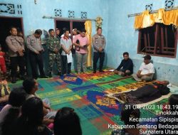 Kapolsek Raya Kahean Kunjungi Warga Kecamatan Sipispis Yang Tewas Tersambar Petir