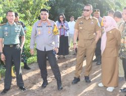 Forkopimda Batu Bara Tinjau Sungai Dalu-dalu dan Berikan Bansos