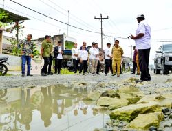 Bersama PPK 1.5 Kementerian PUPR, Bupati Simalungun Tinjau Kerusakan Ruas Jalan di Kecamatan Huta Bayuraja