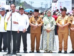Bupati Simalungun Bersama Pj Gubsu Dampingi Presiden RI Resmikan Inpres Jalan Daerah di Sumut
