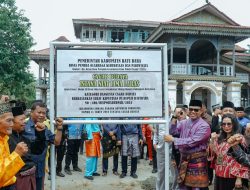 Resmi Jadi Cagar Budaya, Pj Bupati Batu Bara Nizhamul Pasang Plang Istana Niat Lima Laras