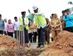 Bupati Simalungun Lakukan Peletakan Batu Pertama Pembangunan RKB SMP Negeri 1 Gunung Maligas