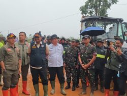 Yonzipur I/DD Kerahkan 36 Personil Dan Alat Berat Pembersihan Jalan Nasional Akibat Bencana Alam