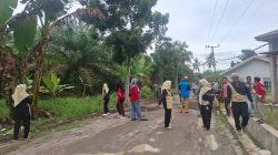 Demi Kelancaran Transfortasi Akibat Minimnya Perhatian Pemerintah Kabupaten Batu Bara, Masyarakat Kandangan Gelar Gotong Royong Lakukan Perbaikan Jalan