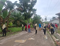 Demi Kelancaran Transfortasi Akibat Minimnya Perhatian Pemerintah Kabupaten Batu Bara, Masyarakat Kandangan Gelar Gotong Royong Lakukan Perbaikan Jalan