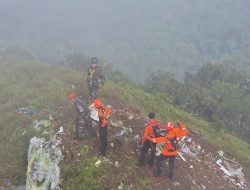 Operasi Udara Diperluas, Tim SAR Berpacu dengan Cuaca Ekstrem Cari Korban Pesawat ATR 42-500