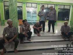 Bhabinkamtibmas Polsek Perdagangan Kegiatan Pengamanan Dimasjid Muhammadyah Saat Ibadah dan Takbiran