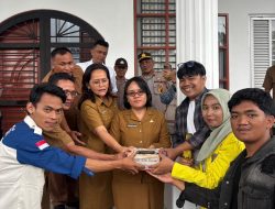 APBD Simalungun Tahun 2026 Disorot, Mahasiswa Bawa Tikus ke DPRD Ada Apa?