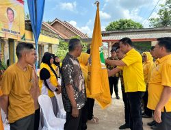 Muscam Partai Golkar Negeri Besar, Dr Darlian Pone Lantik Asmawati sebagai Ketua Pimpinan Kecamatan