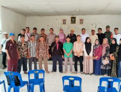 Pangulu Bersama Warga Rapat Kerja Di balai Kantor Pangulu Nagori Talun Rejo, Menentukan Letak Bangunan Koperasi Merah Putih.